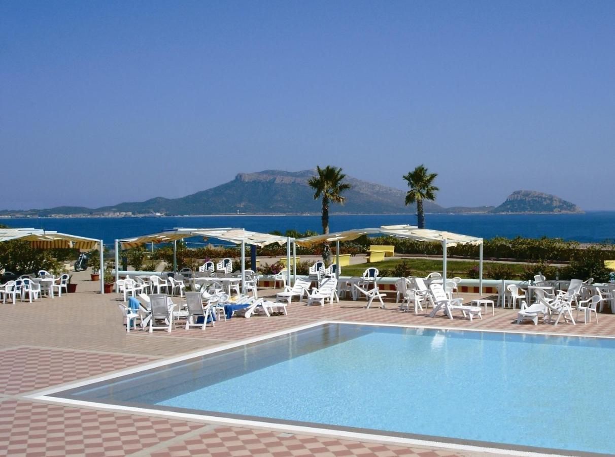 Hotel Baia Aranzos Pittulongu Екстериор снимка