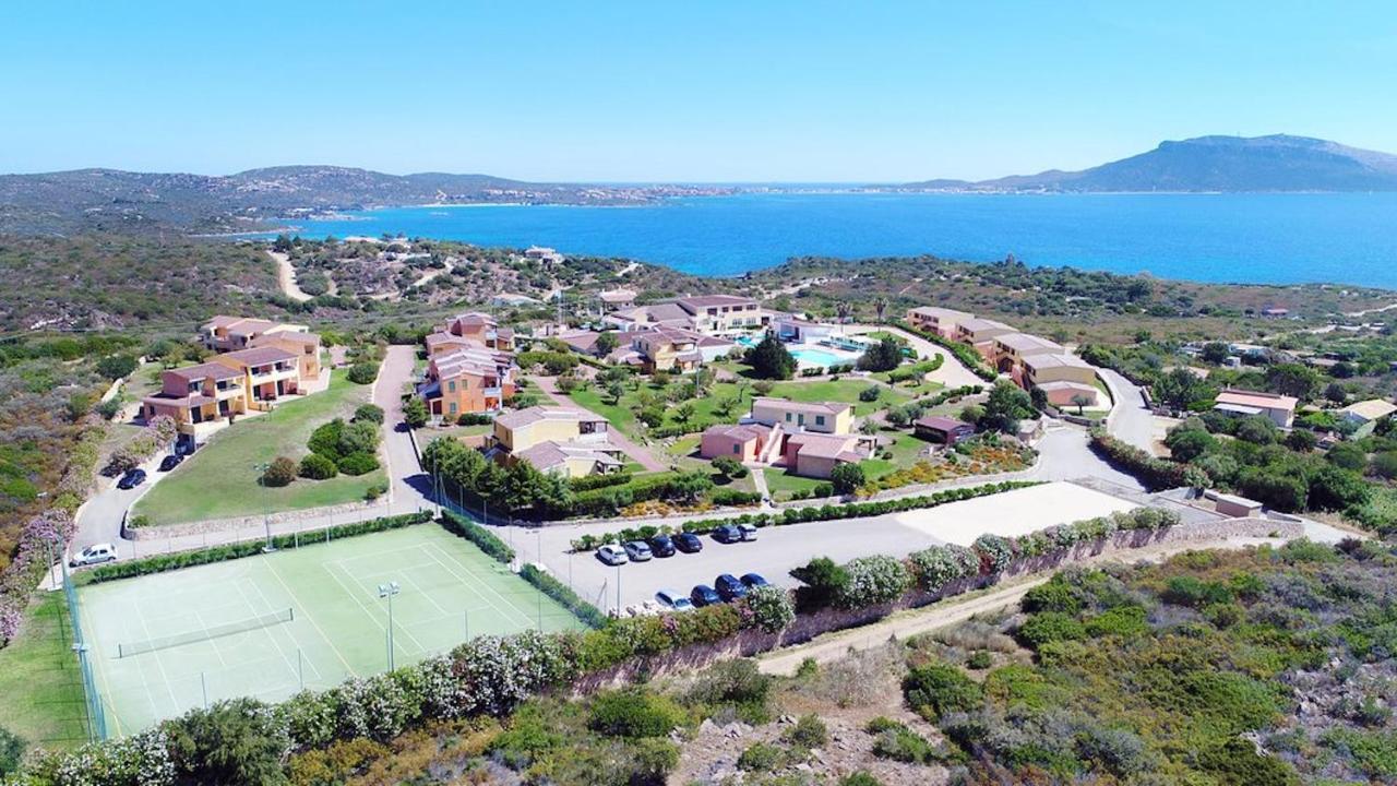 Hotel Baia Aranzos Pittulongu Екстериор снимка